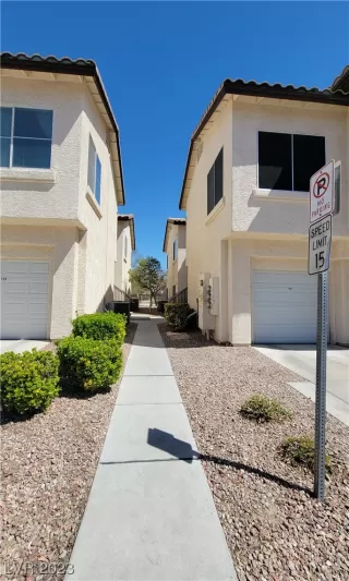 Photo #2: 2484991 Listing 