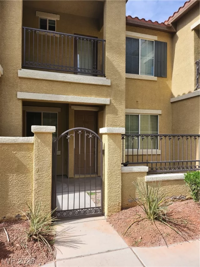 MLS: 2485022 Condo For Sale