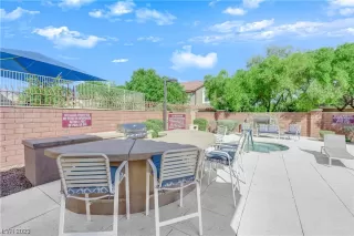 Photo #2: 2485025 Listing