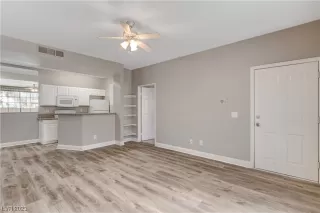 Photo #3: 2485040 Listing 