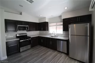 Photo #3: 2485059 Listing 