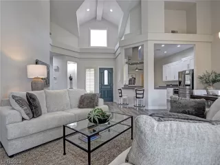 Photo #4: 2485060 Listing 