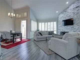 Photo #5: 2485060 Listing 