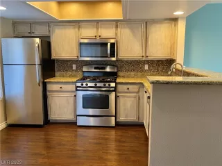 Photo #1: 2485061 Listing 