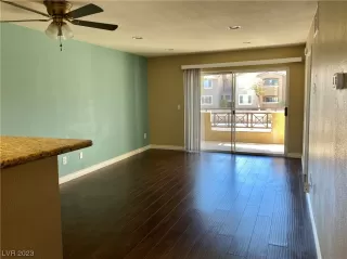 Photo #2: 2485061 Listing 