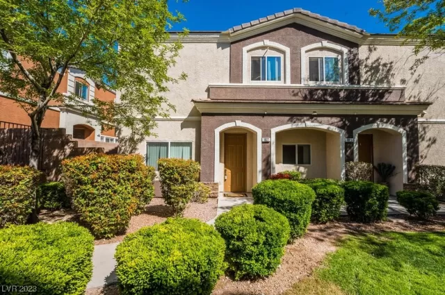 MLS: 2485069 Condo For Sale