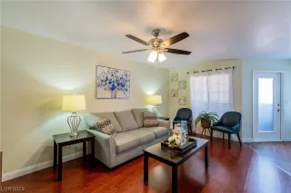 Photo #2: 2485079 Listing