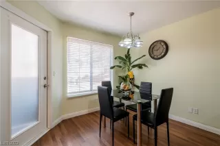 Photo #5: 2485079 Listing