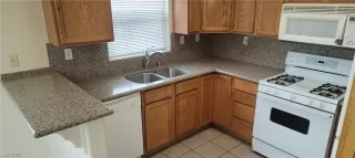 Photo #2: 2485123 Listing