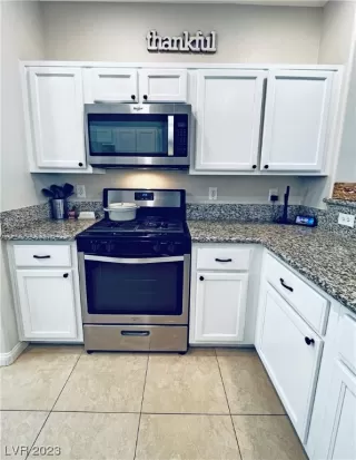 Photo #6: 2485138 Listing