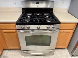 Photo #6: 2485145 Listing