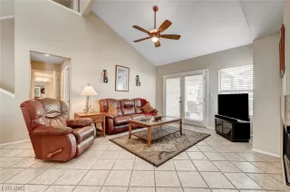 Photo #4: 2485152 Listing