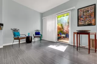 Photo #5: 2485170 Listing 