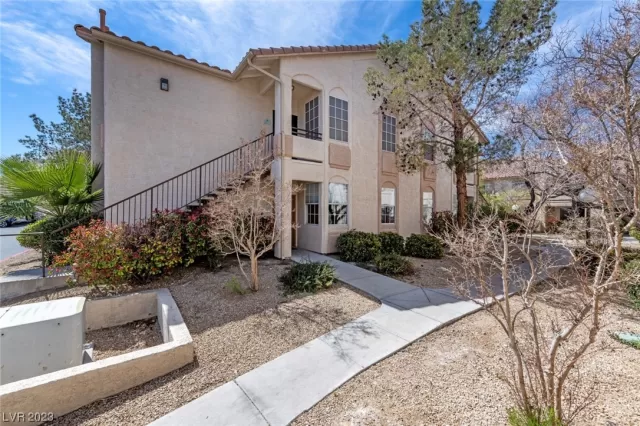 MLS: 2485176 Condo For Sale