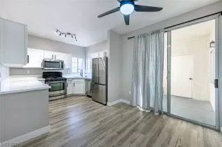 Photo #4: 2485176 Listing