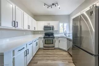 Photo #5: 2485176 Listing