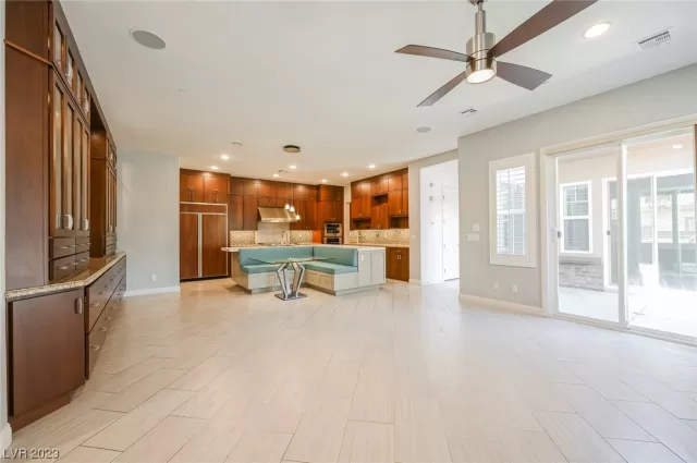 MLS: 2485193 Condo For Sale