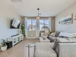 Photo #5: 2485240 Listing 