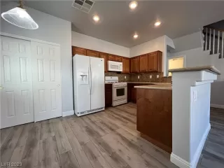 Photo #2: 2485295 Listing 