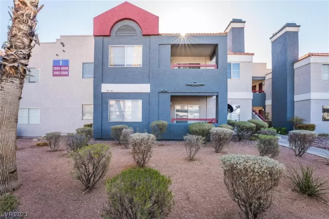 MLS: 2485334 Condo For Sale