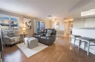 Photo #2: 2485334 Listing 