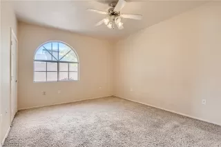 Photo #4: 2485342 Listing