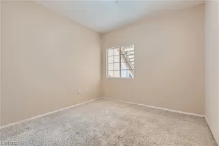 Photo #6: 2485342 Listing