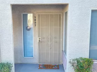 Photo #2: 2485345 Listing