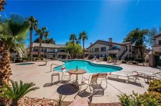 Photo #3: 2485345 Listing