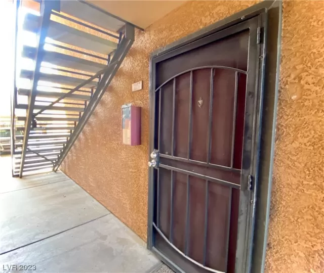 MLS: 2485373 Condo For Sale