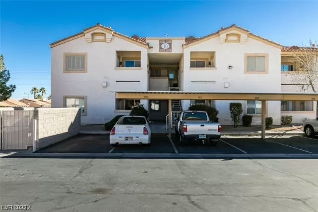 MLS: 2485401 Condo For Sale