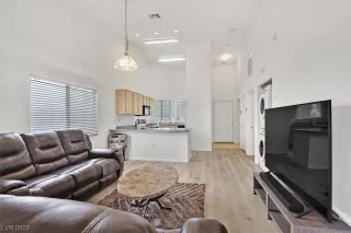 Photo #2: 2485424 Listing 