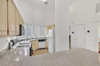 Photo #5: 2485424 Listing 