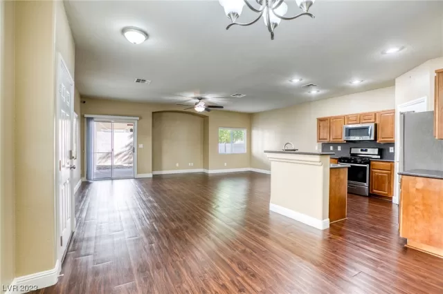 MLS: 2485443 Condo For Sale