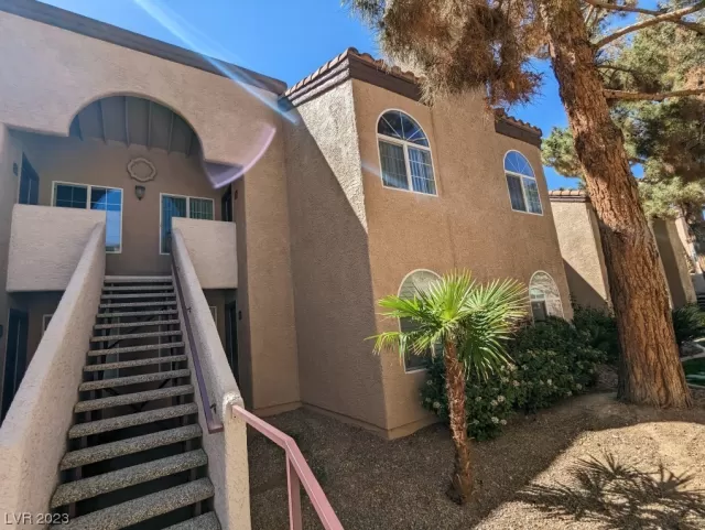 MLS: 2485447 Condo For Sale