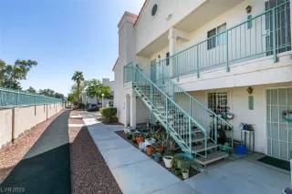 Photo #2: 2485454 Listing