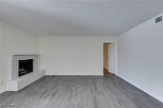 Photo #4: 2485476 Listing 