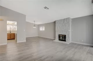 Photo #4: 2485482 Listing