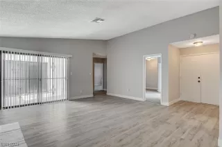 Photo #5: 2485482 Listing