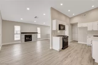 Photo #1: 2485524 Listing 