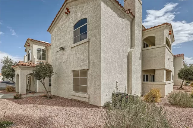 MLS: 2485540 Condo For Sale