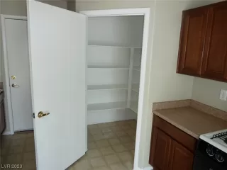 Photo #2: 2485592 Listing