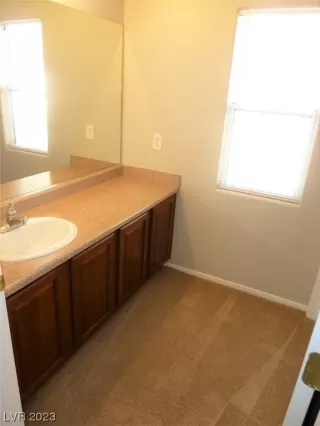 Photo #6: 2485592 Listing