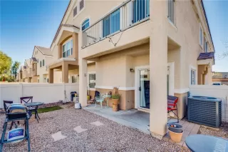 Photo #4: 2485604 Listing