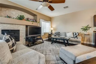 Photo #6: 2485604 Listing