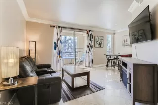 Photo #3: 2485634 Listing