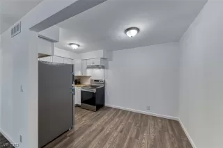 Photo #3: 2485661 Listing