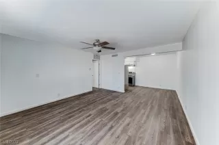 Photo #6: 2485661 Listing