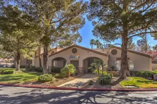 Photo #3: 2485689 Listing