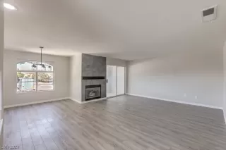 Photo #3: 2485706 Listing